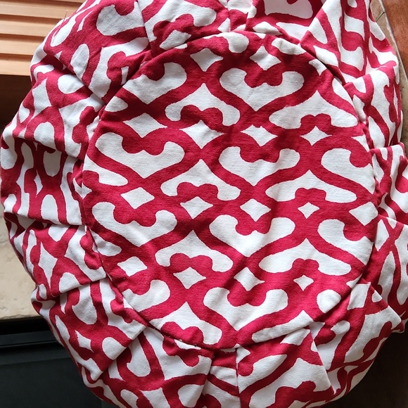 Roberta Roller Rabbit Red and White Patterned Large Tote Bag - Picture 4 of 12